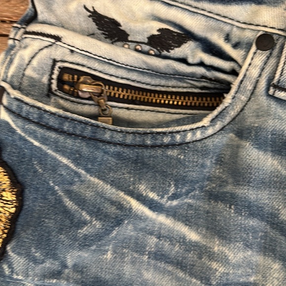 Robin’s Jean - Picture 5 of 15